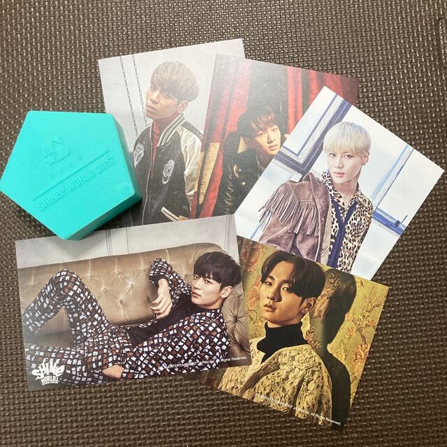 SHINee(シャイニー)のSHINee ネームタグ★おまけつき★ エンタメ/ホビーのタレントグッズ(アイドルグッズ)の商品写真