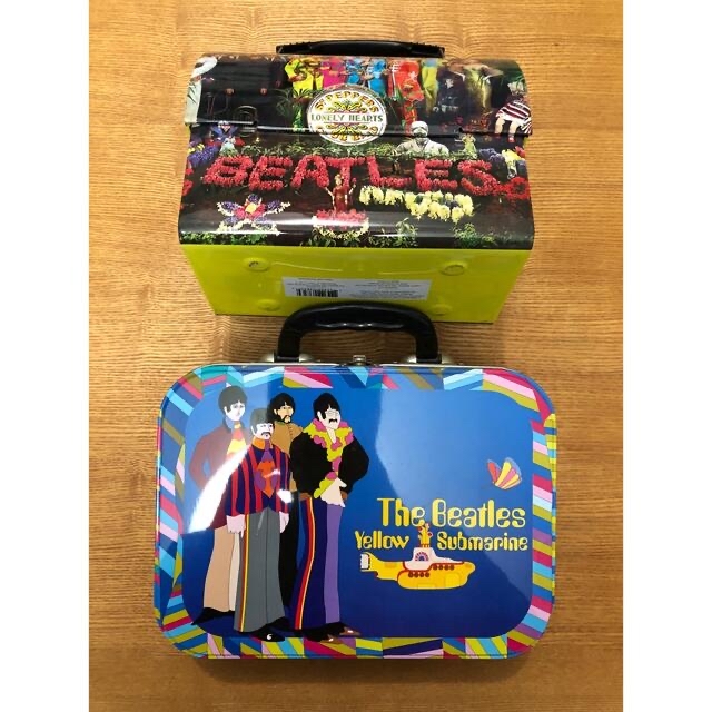 The Beatles ランチボックス ２つセット《激レア》 エンタメ/ホビーのおもちゃ/ぬいぐるみ(キャラクターグッズ)の商品写真