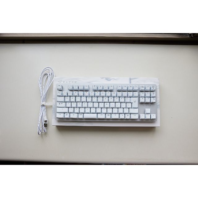 Razer(レイザー)のRazer BlackWidow Lite JP Mercury White スマホ/家電/カメラのPC/タブレット(PC周辺機器)の商品写真