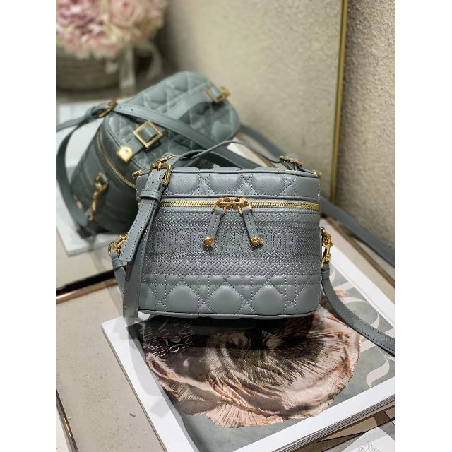 【限定価格セール！】 Christian Dior 美品  ヴァニティ スモール DIOR - ショルダーバッグ