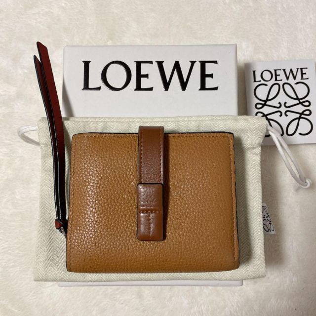 無料配達 LOEWE 二つ折り財布 opri.sg