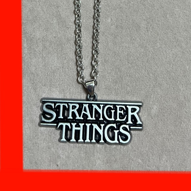 Stranger Things ロゴ ネックレス ストレンジャーシングス メンズのアクセサリー(ネックレス)の商品写真