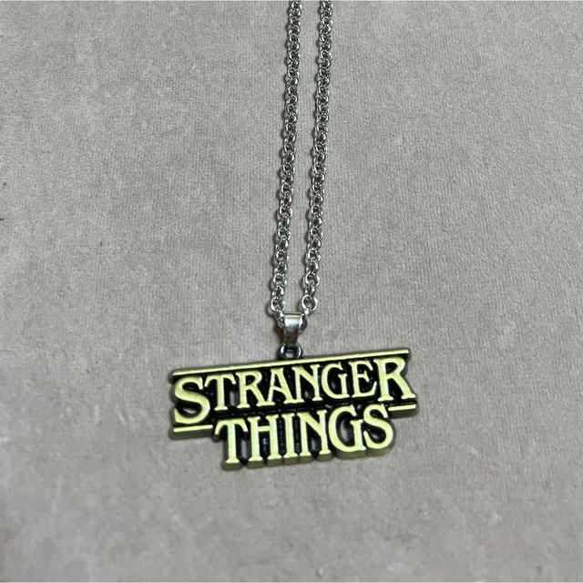 Stranger Things ロゴ ネックレス ストレンジャーシングス メンズのアクセサリー(ネックレス)の商品写真