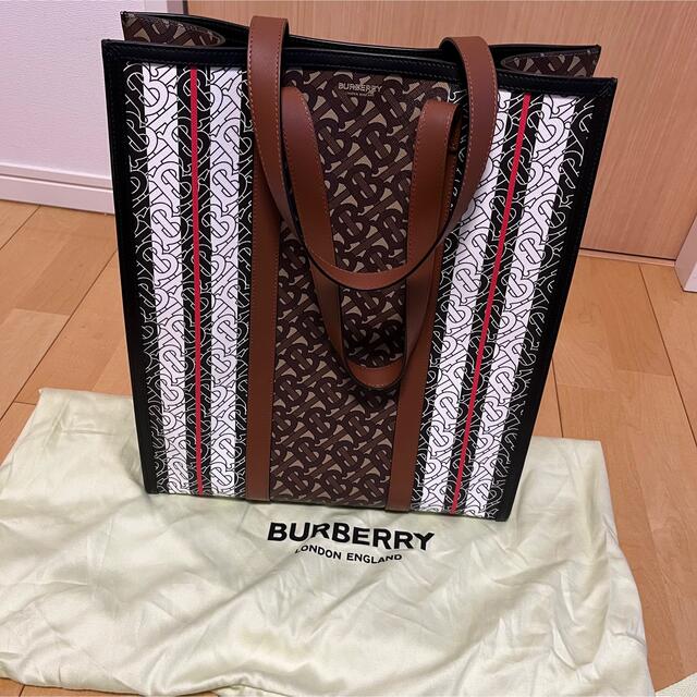 BURBERRY(バーバリー)のBurberry モノグラムトートバッグ メンズのバッグ(トートバッグ)の商品写真