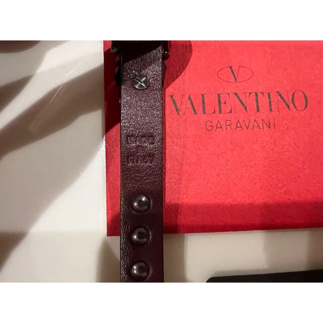 VALENTINO(ヴァレンティノ)のヴァレンチノ  レザーブレスレット メンズのアクセサリー(ブレスレット)の商品写真