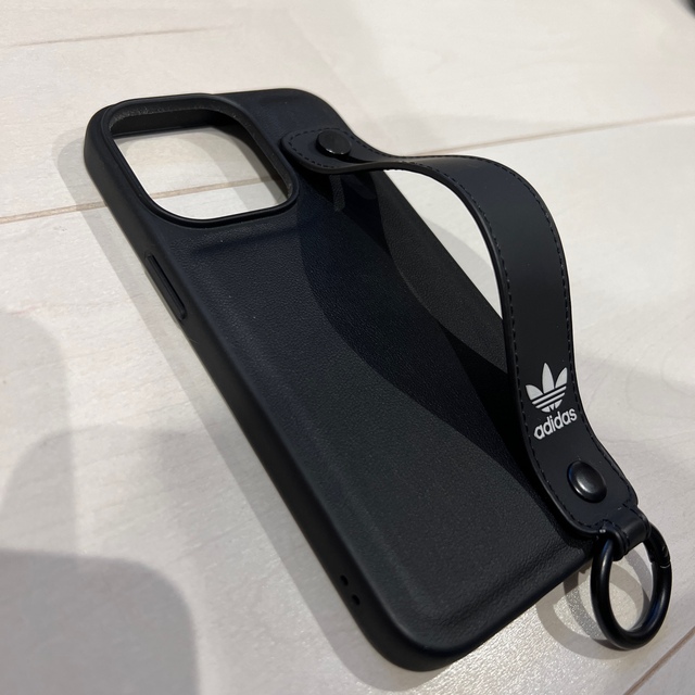 adidas(アディダス)のアディダスオリジナルスiPhone13proケース スマホ/家電/カメラのスマホアクセサリー(iPhoneケース)の商品写真