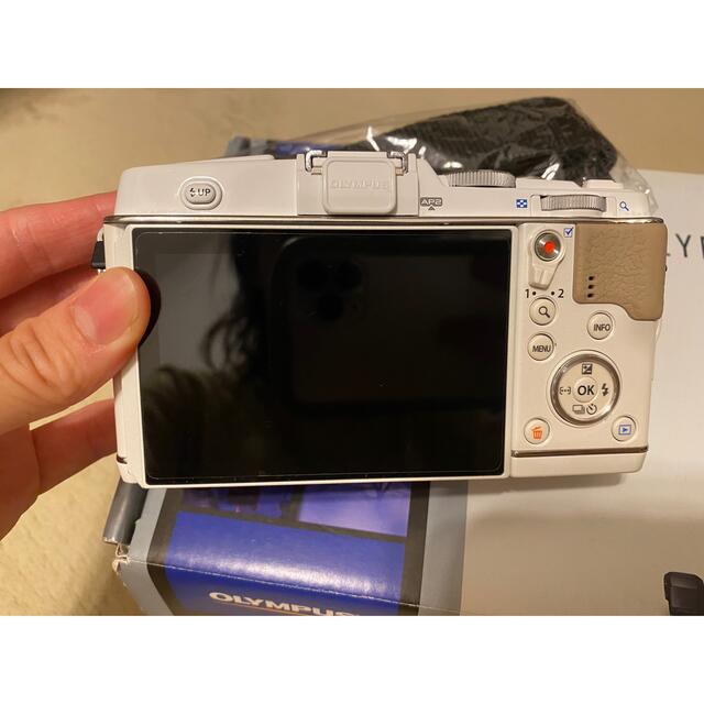 OLYMPUS(オリンパス)のOlYMPUSPEN E-P5 ジャンク品 スマホ/家電/カメラのカメラ(ミラーレス一眼)の商品写真