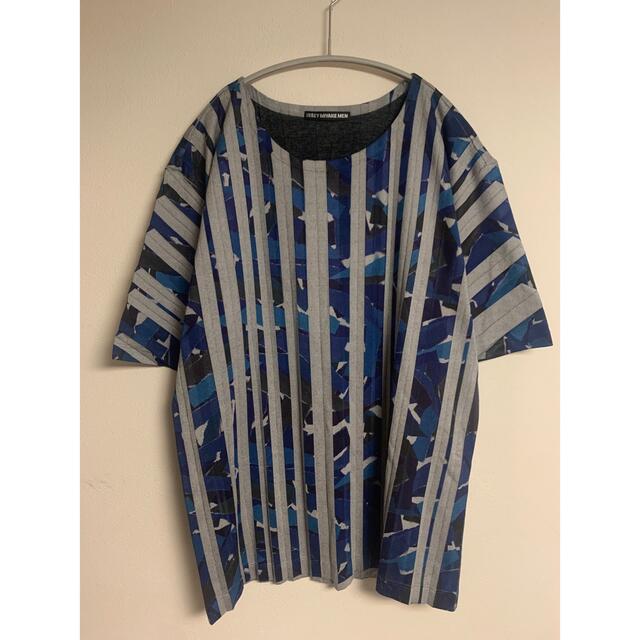 ISSEY MIYAKE(イッセイミヤケ)の【極美品】ISSEY MIYAKE プリーツ加工　総柄プリント　Tシャツ メンズのトップス(Tシャツ/カットソー(半袖/袖なし))の商品写真