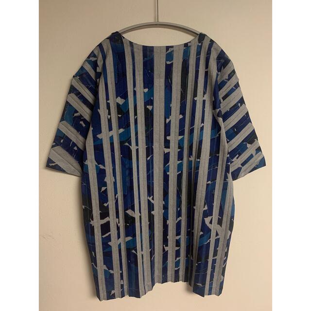 ISSEY MIYAKE(イッセイミヤケ)の【極美品】ISSEY MIYAKE プリーツ加工　総柄プリント　Tシャツ メンズのトップス(Tシャツ/カットソー(半袖/袖なし))の商品写真