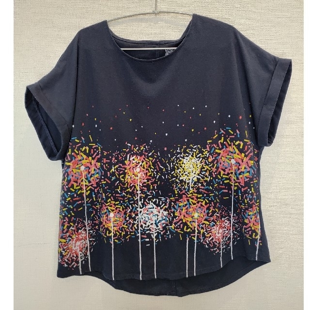 Design Tshirts Store graniph(グラニフ)のグラニフ graniph レディース Tシャツ 花火 ネイビー レディースのトップス(Tシャツ(半袖/袖なし))の商品写真