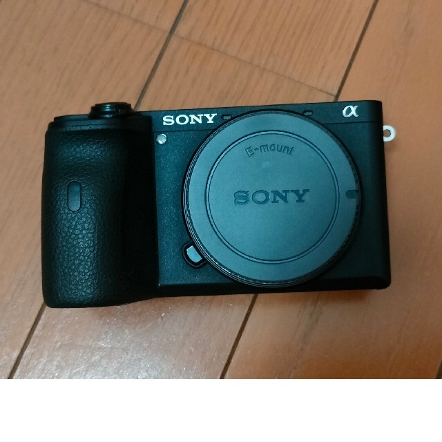 SONY(ソニー)の美品■α6600_ショット数2323回、箱・液晶フィルム付き スマホ/家電/カメラのカメラ(ミラーレス一眼)の商品写真