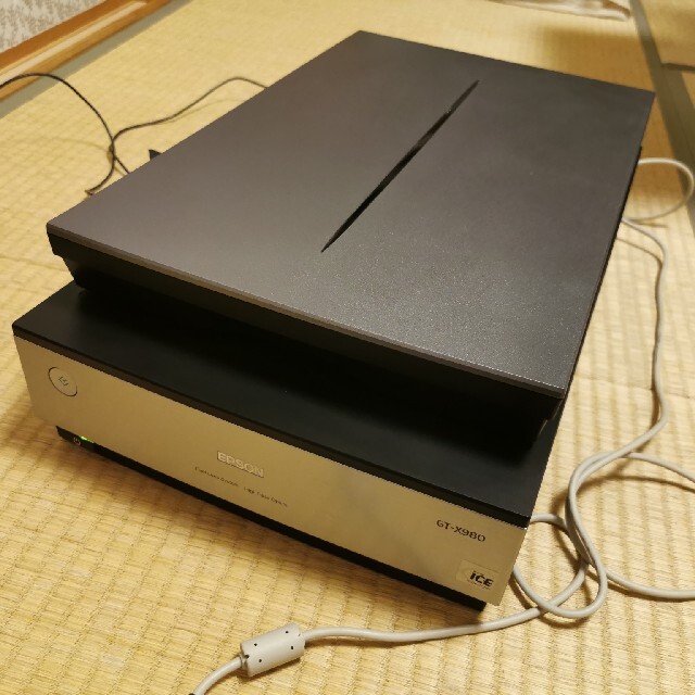 スキャナー美品　EPSON A4フラットベッドスキャナー GT-X980