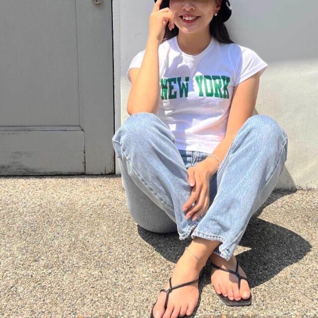 CANAL JEAN(キャナルジーン)のsmileyranna"NEWYORK"ロゴコンパクトTシャツ レディースのトップス(Tシャツ(半袖/袖なし))の商品写真