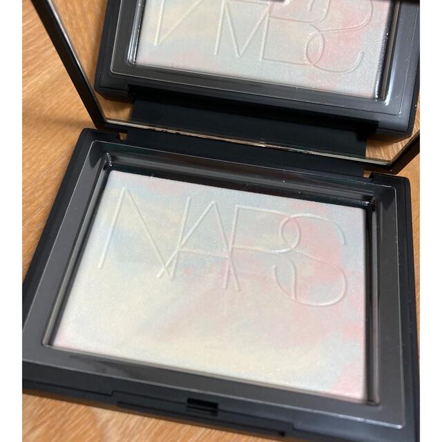 NARS ライトリフレティング　プリズマティックパウダー（8/26まで出品予定）フェイスパウダー