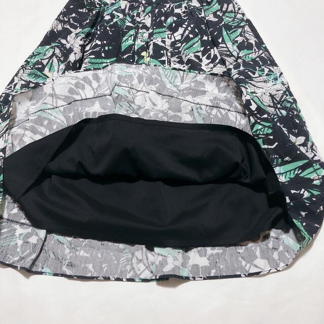 LOUNIE(ルーニィ)のルーニィ　ひざ下フレアスカート　36  黒系花柄　麻混　きれいめ　サラサラ素材 レディースのスカート(ひざ丈スカート)の商品写真