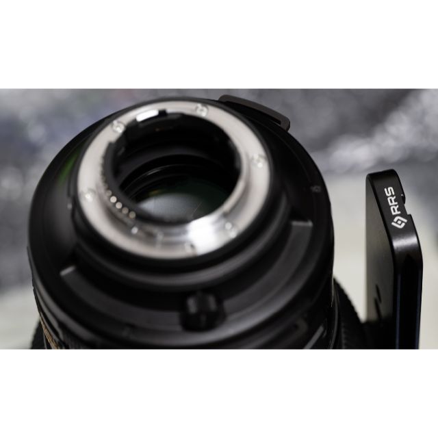 Nikon(ニコン)のNikon AF-S NIKKOR 200㎜ F2G ED VR II RRS スマホ/家電/カメラのカメラ(レンズ(単焦点))の商品写真