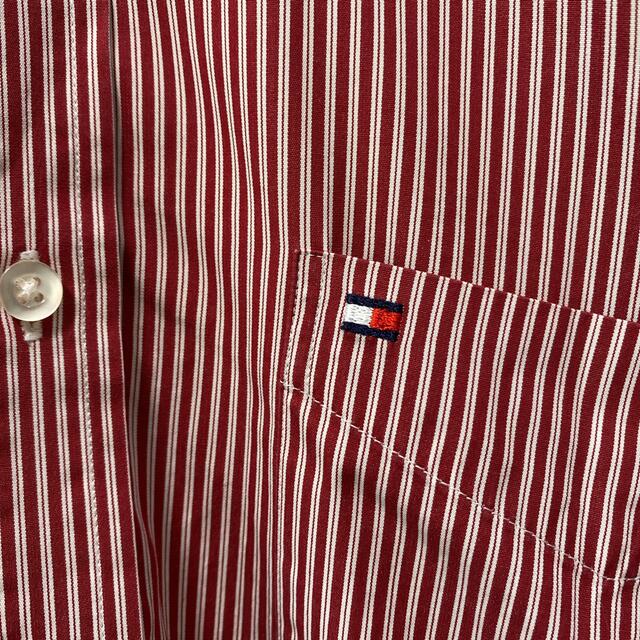 TOMMY HILFIGER(トミーヒルフィガー)のトミーヒルフィガー　ボタンダウン　ストライプ　刺繍ロゴ　Lサイズ　男女兼用　赤色 メンズのトップス(シャツ)の商品写真
