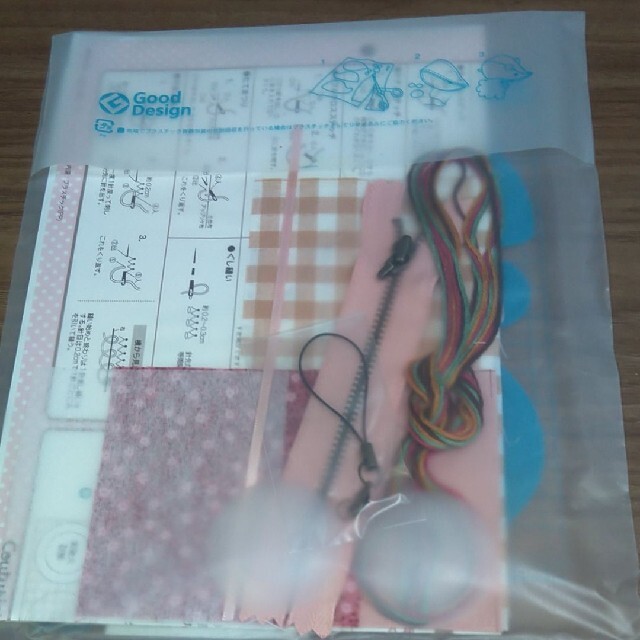 小さな物語 かわいい刺しゅうのマカロンケース ありがとう 石井寛子 フェリシモ