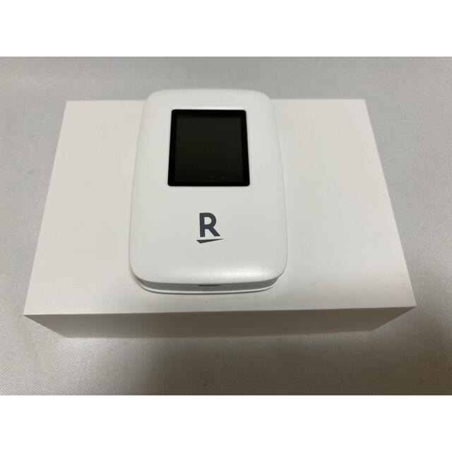 Rakuten(ラクテン)のRakuten WiFi Pocket ホワイト　　HTM様専用 スマホ/家電/カメラのスマホ/家電/カメラ その他(その他)の商品写真