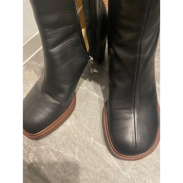 CLANE(クラネ)のEDGE ROUND SHORT BOOTS レディースの靴/シューズ(ブーツ)の商品写真