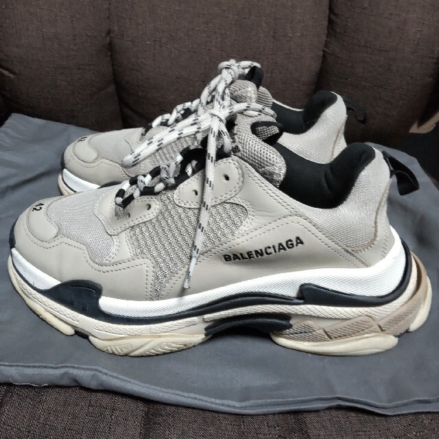 Balenciaga(バレンシアガ)のモリータ様専用 BALENCIAGA triple S スニーカー トリプルS メンズの靴/シューズ(スニーカー)の商品写真