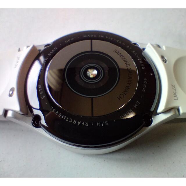 Galaxy(ギャラクシー)の国内正規品 Galaxy Watch4 40mm シルバー スマートウォッチ スマホ/家電/カメラのスマホ/家電/カメラ その他(その他)の商品写真