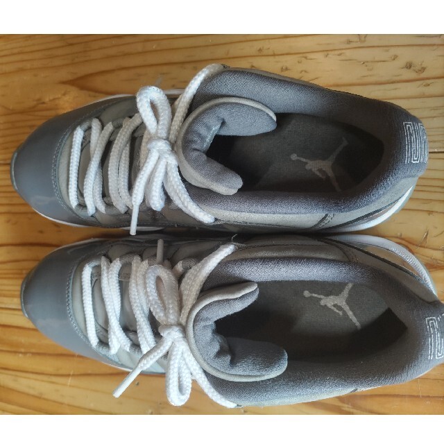 NIKE(ナイキ)の【最終価格】AIRJORDAN11 RETRO LOW GRAY 26.5cm メンズの靴/シューズ(スニーカー)の商品写真