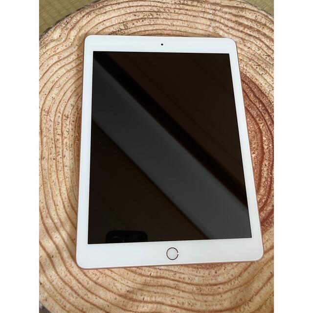 iPad(アイパッド)のiPad 第6世代　32ＧＢ　SIMフリー スマホ/家電/カメラのPC/タブレット(タブレット)の商品写真