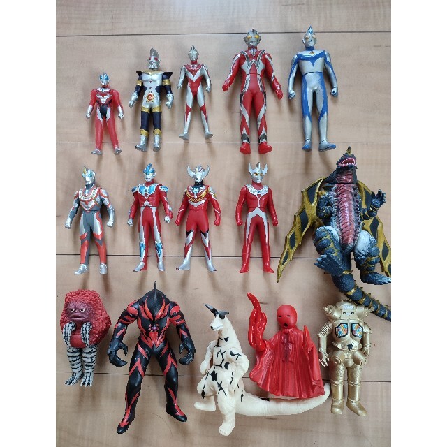 BANDAI(バンダイ)のウルトラマン怪獣 ソフビ まとめ売り エンタメ/ホビーのおもちゃ/ぬいぐるみ(キャラクターグッズ)の商品写真