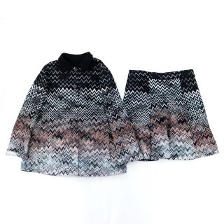 ミッソーニ(MISSONI)の美品 ミッソーニ シェブロンニットセットアップ レディース 黒 白 マルチ ジャケット スカート Missoni(セット/コーデ)