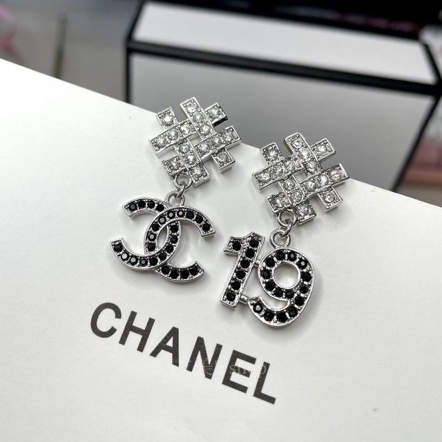 サイズ CHANEL - CHANEL クリスタル ビジュー ピアスの通販 by 友美's