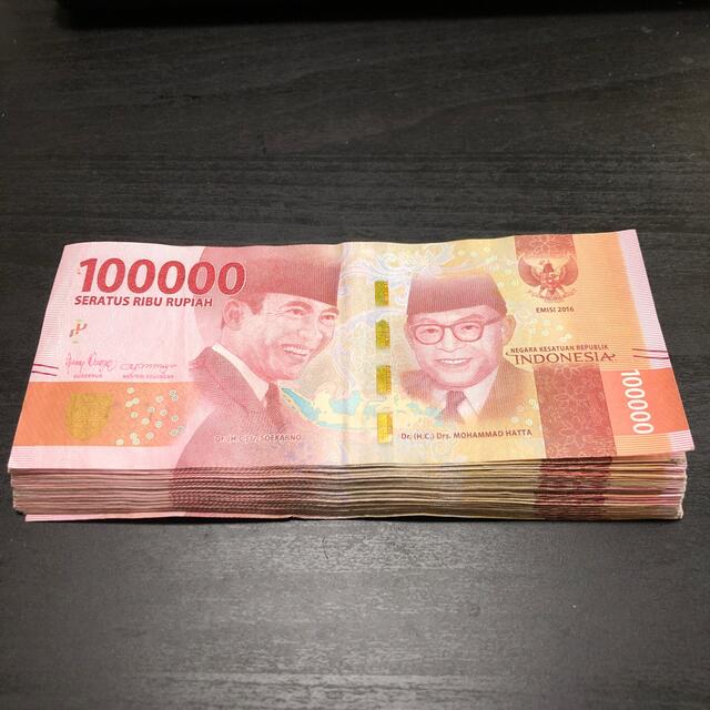 まもなく終了】インドネシアルピア10万ルピア62枚 - 美術品/アンティーク まもなく終了】インドネシアルピア10万ルピア62枚 - 美術品/アンティーク