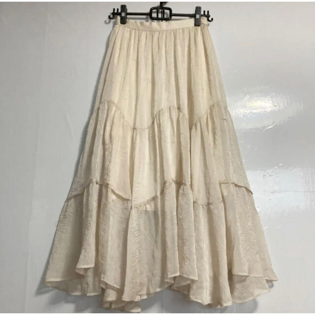 archives(アルシーヴ)のペチコートにも◎ ひらひらヘムロングスカート レディースのスカート(ロングスカート)の商品写真
