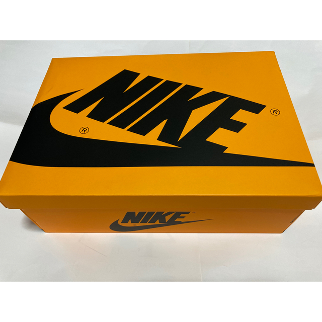 NIKE(ナイキ)のNIKE AIR JORDAN 1 RETRO HIGH OG TAXI  メンズの靴/シューズ(スニーカー)の商品写真