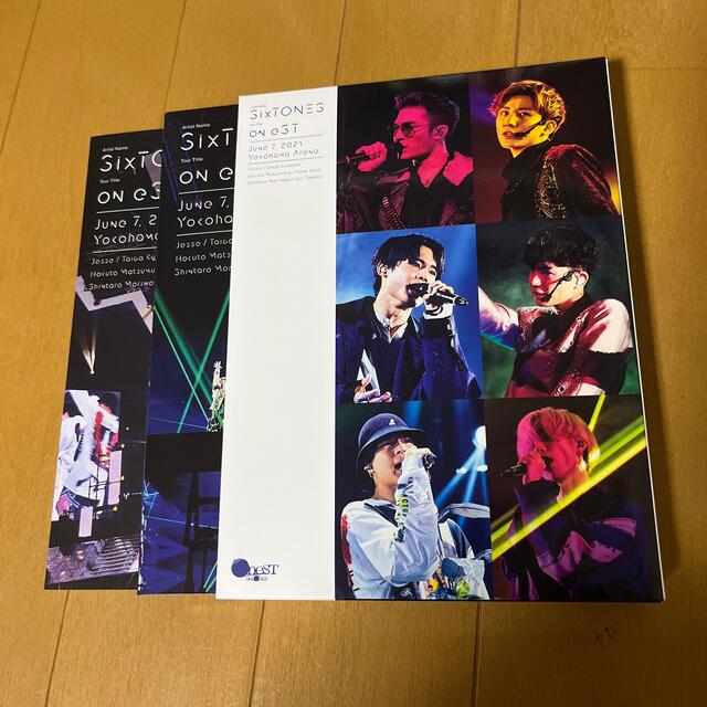 SixTONES(ストーンズ)のon　eST（初回盤） Blu-ray エンタメ/ホビーのDVD/ブルーレイ(アイドル)の商品写真