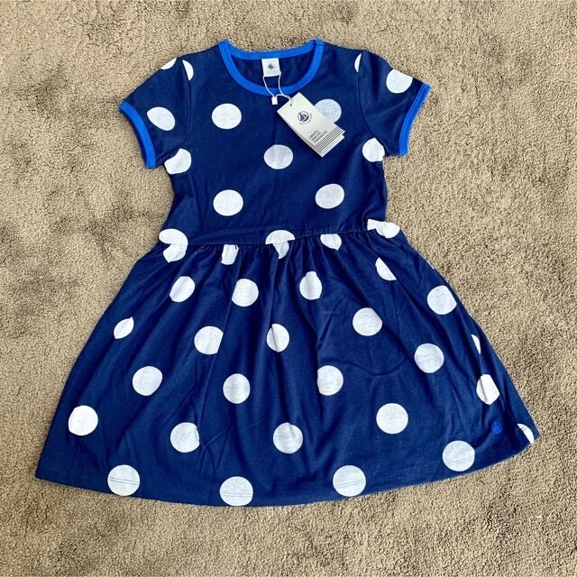 PETIT BATEAU(プチバトー)の☆プチバトー☆ ドットプリント半袖ワンピース　6才サイズ キッズ/ベビー/マタニティのキッズ服女の子用(90cm~)(ワンピース)の商品写真