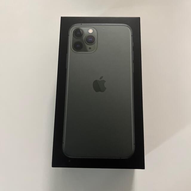 iPhone(アイフォーン)の【最終値下】iPhone11pro 64gb ミッドナイトグリーン　SIMフリー スマホ/家電/カメラのスマートフォン/携帯電話(スマートフォン本体)の商品写真