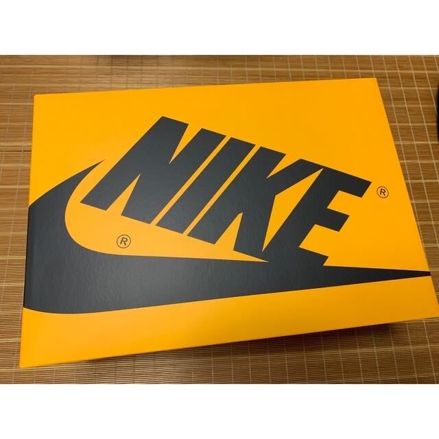NIKE(ナイキ)の【ミナミ様専用】Nike エアジョーダン 1 High OG Taxi ナイキ メンズの靴/シューズ(スニーカー)の商品写真