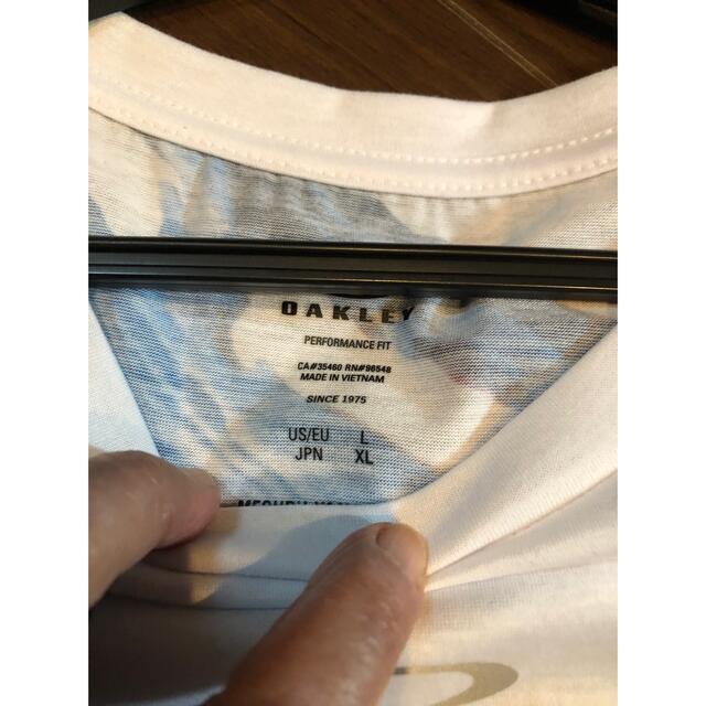 Oakley(オークリー)のオークリーTシャツ XL メンズのトップス(Tシャツ/カットソー(半袖/袖なし))の商品写真