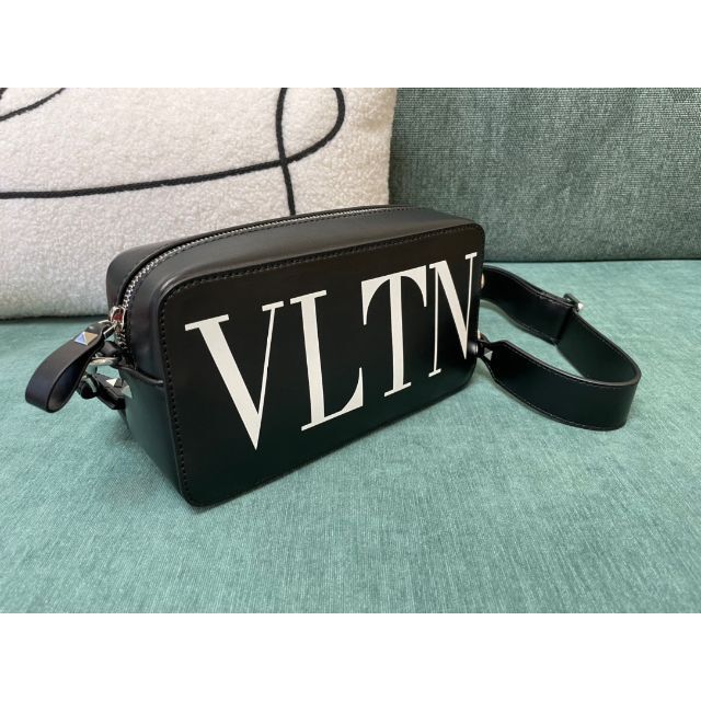 ヴァレンティノ ガラヴァーニ VLTN カーフスキン ベルトバッグ fuja.com.br ヴァレンティノ ガラヴァーニ VLTN カーフスキン ベルトバッグ fuja.com.br