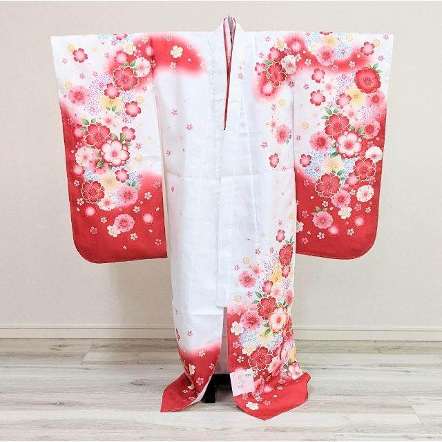 七五三 女の子 7歳 四つ身 着物 襦袢付き 絵羽柄 白 赤 桜 BY7-1 七五三 女の子 7歳 四つ身 着物 襦袢付き 絵羽柄 白 赤 桜 BY7-1