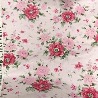 ゆったり柔らか 新品☆LAURA ASHLEY 生地 シルバー ライトグレー