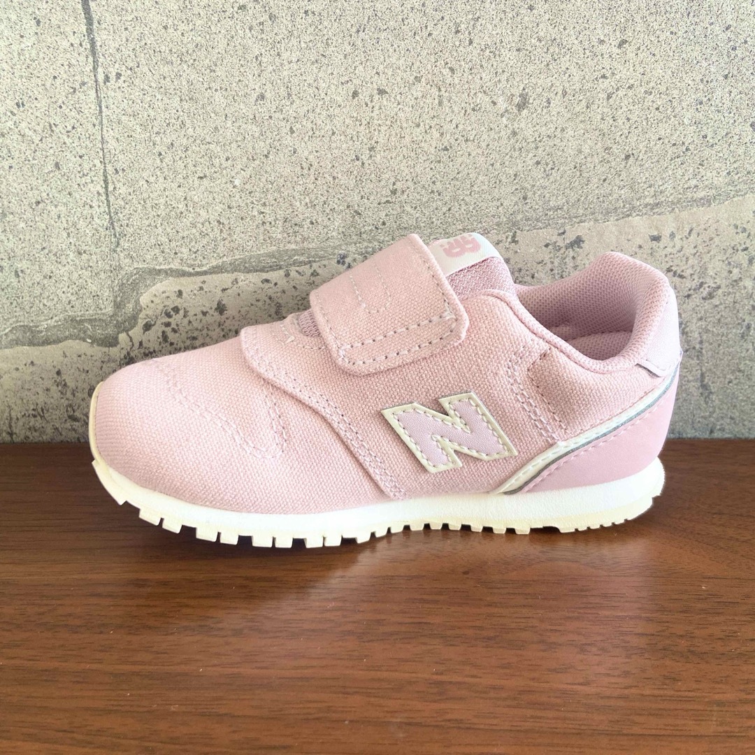 New Balance - 【新品】13.5センチ ピンク×キャンバス New Balance - 【新品】13.5センチ ピンク×キャンバス