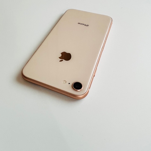 消毒済み　iPhone 8 Gold 64 GB SIMロックなしiphone8