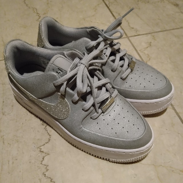 NIKE(ナイキ)のNIKE AIR FORCE 1 SAGE LOW　25.0 レディースの靴/シューズ(スニーカー)の商品写真