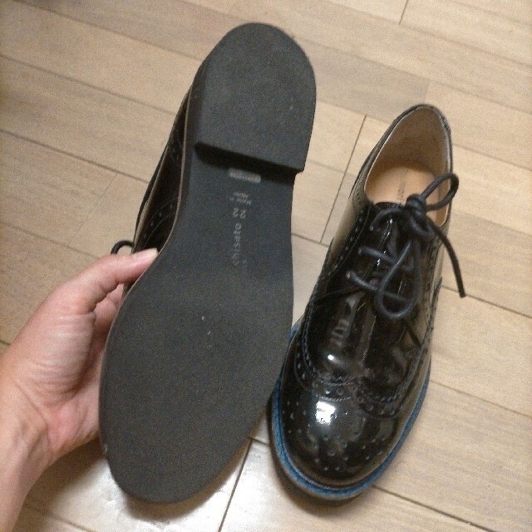TSUMORI CHISATO(ツモリチサト)の2点セット　ツモリチサト　黒エナメル22mc レディースの靴/シューズ(ローファー/革靴)の商品写真