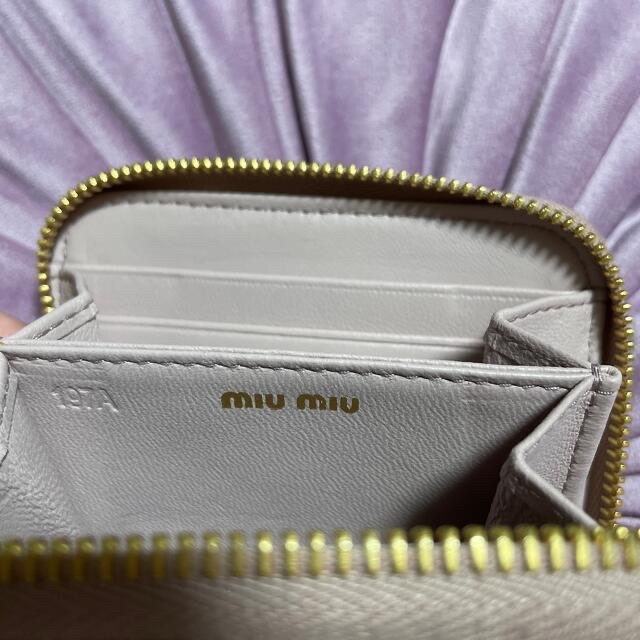 miumiu マテラッセ ベージュ ミニ財布