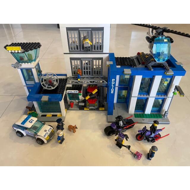 Lego(レゴ)のLEGOシティ　　刑務所 キッズ/ベビー/マタニティのおもちゃ(積み木/ブロック)の商品写真