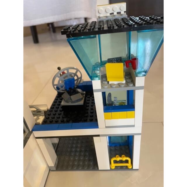 Lego(レゴ)のLEGOシティ　　刑務所 キッズ/ベビー/マタニティのおもちゃ(積み木/ブロック)の商品写真