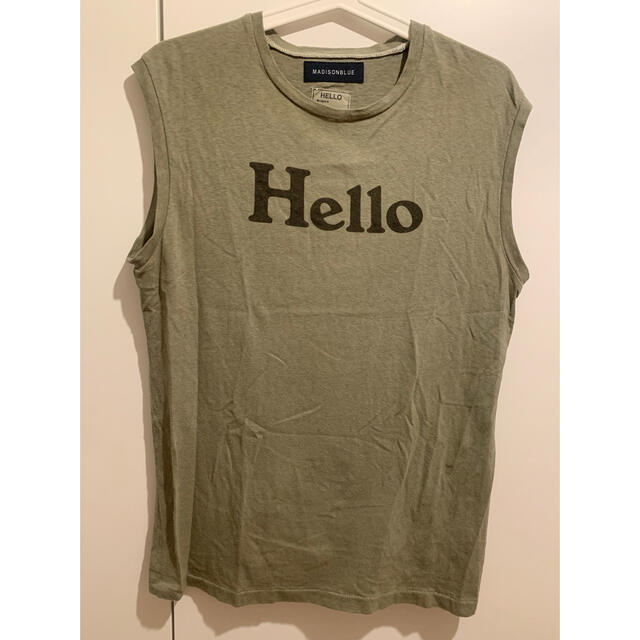 MADISONBLUE(マディソンブルー)のMADISONBLUE☆HELLO ロゴタンク ノースリーブ レディースのトップス(Tシャツ(半袖/袖なし))の商品写真